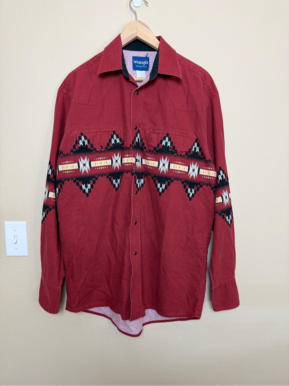 Vintage Wrangler Western Shirt Red Aztec Navajo Print Pearl Snap